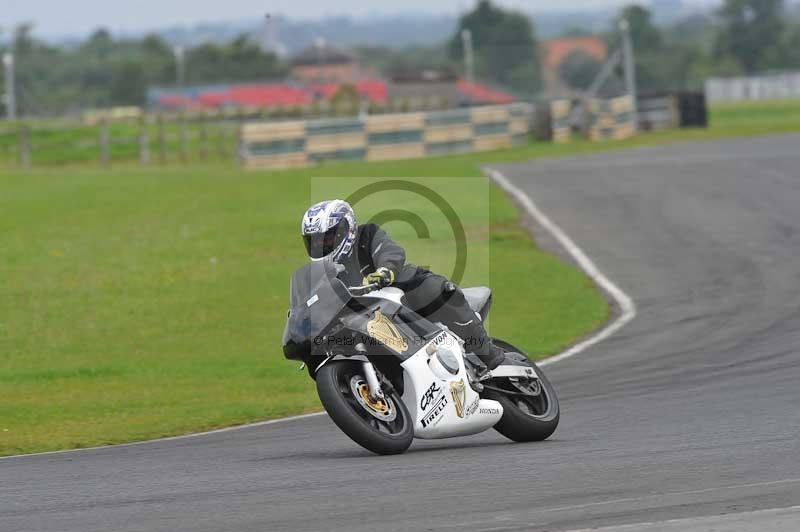 Motorcycle action photographs;cadwell;cadwell park photographs;event digital images;eventdigitalimages;motor racing louth lincolnshire;no limits trackdays;peter wileman photography;trackday;trackday digital images;trackday photos