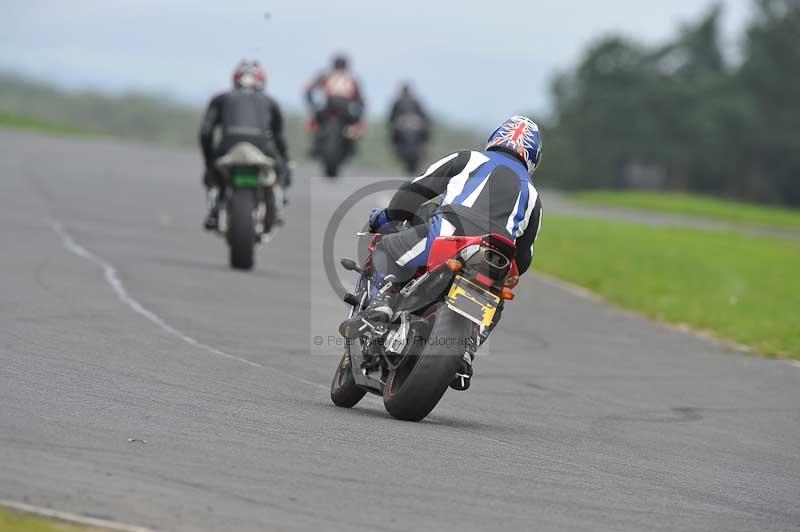 Motorcycle action photographs;cadwell;cadwell park photographs;event digital images;eventdigitalimages;motor racing louth lincolnshire;no limits trackdays;peter wileman photography;trackday;trackday digital images;trackday photos
