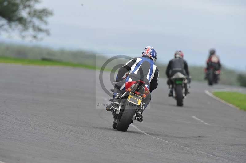 Motorcycle action photographs;cadwell;cadwell park photographs;event digital images;eventdigitalimages;motor racing louth lincolnshire;no limits trackdays;peter wileman photography;trackday;trackday digital images;trackday photos