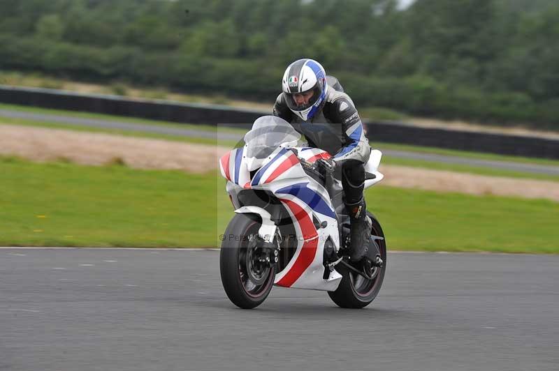 Motorcycle action photographs;cadwell;cadwell park photographs;event digital images;eventdigitalimages;motor racing louth lincolnshire;no limits trackdays;peter wileman photography;trackday;trackday digital images;trackday photos