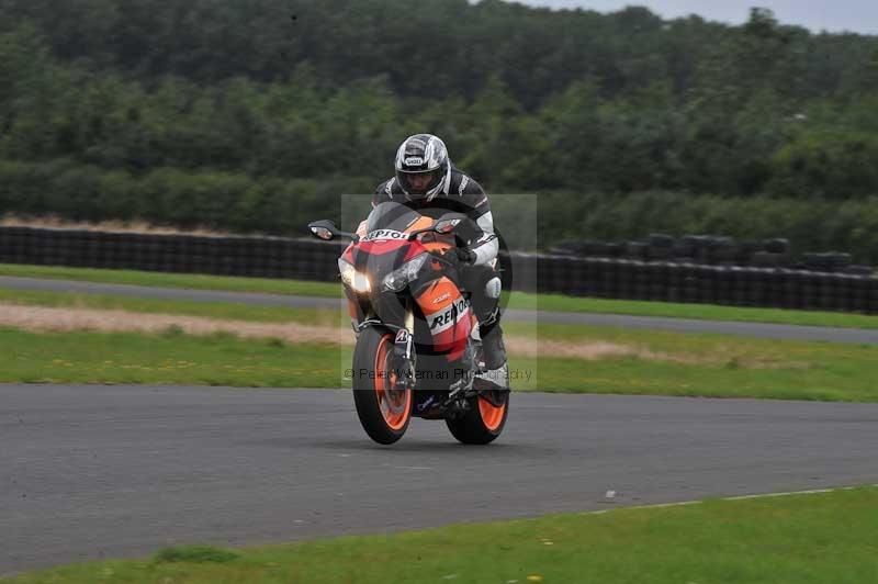 Motorcycle action photographs;cadwell;cadwell park photographs;event digital images;eventdigitalimages;motor racing louth lincolnshire;no limits trackdays;peter wileman photography;trackday;trackday digital images;trackday photos