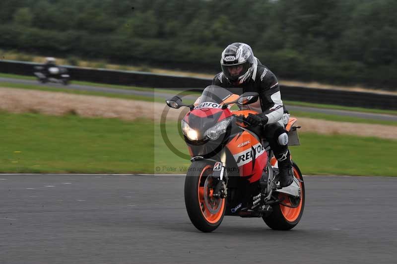 Motorcycle action photographs;cadwell;cadwell park photographs;event digital images;eventdigitalimages;motor racing louth lincolnshire;no limits trackdays;peter wileman photography;trackday;trackday digital images;trackday photos