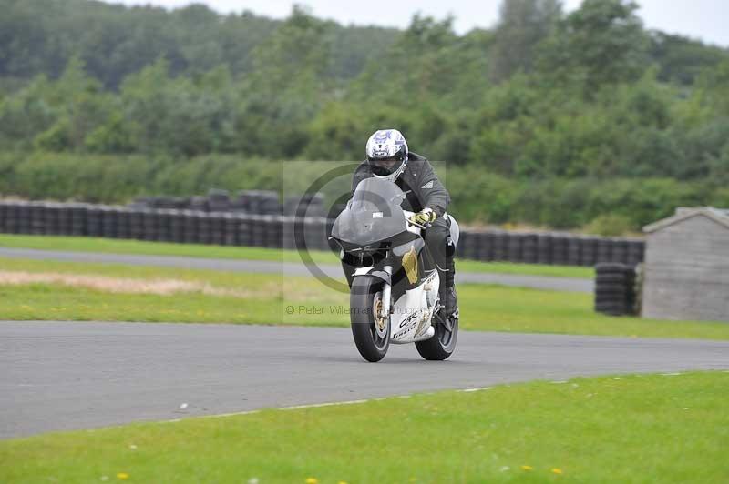 Motorcycle action photographs;cadwell;cadwell park photographs;event digital images;eventdigitalimages;motor racing louth lincolnshire;no limits trackdays;peter wileman photography;trackday;trackday digital images;trackday photos