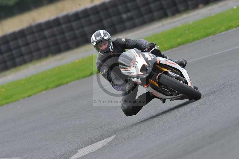 Motorcycle action photographs;cadwell;cadwell park photographs;event digital images;eventdigitalimages;motor racing louth lincolnshire;no limits trackdays;peter wileman photography;trackday;trackday digital images;trackday photos