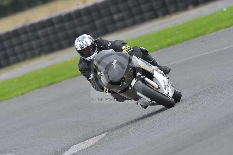 Motorcycle action photographs;cadwell;cadwell park photographs;event digital images;eventdigitalimages;motor racing louth lincolnshire;no limits trackdays;peter wileman photography;trackday;trackday digital images;trackday photos