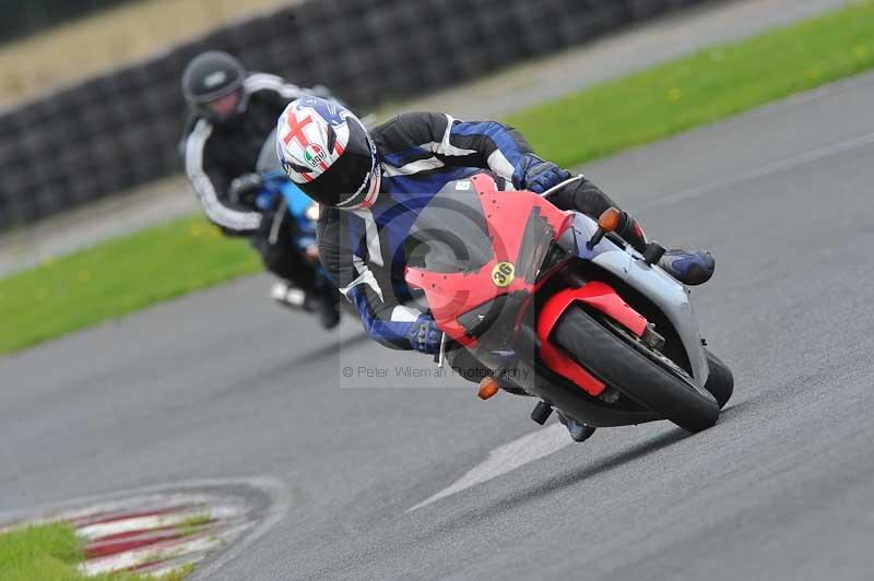 Motorcycle action photographs;cadwell;cadwell park photographs;event digital images;eventdigitalimages;motor racing louth lincolnshire;no limits trackdays;peter wileman photography;trackday;trackday digital images;trackday photos