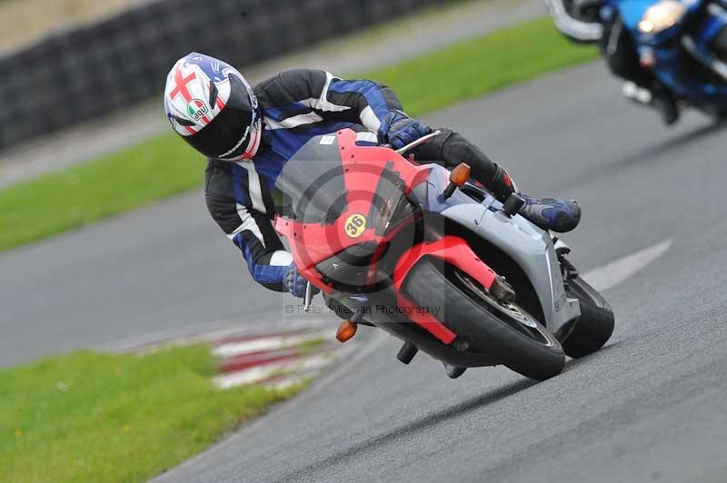 Motorcycle action photographs;cadwell;cadwell park photographs;event digital images;eventdigitalimages;motor racing louth lincolnshire;no limits trackdays;peter wileman photography;trackday;trackday digital images;trackday photos