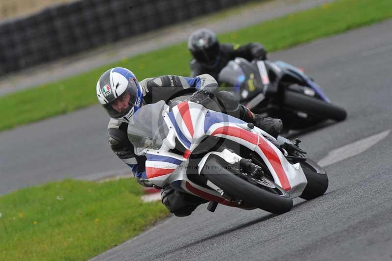 Motorcycle action photographs;cadwell;cadwell park photographs;event digital images;eventdigitalimages;motor racing louth lincolnshire;no limits trackdays;peter wileman photography;trackday;trackday digital images;trackday photos