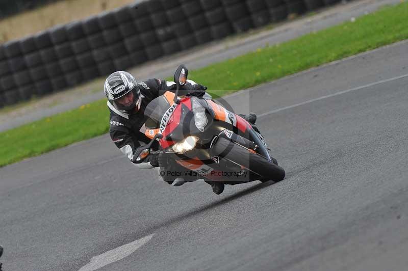 Motorcycle action photographs;cadwell;cadwell park photographs;event digital images;eventdigitalimages;motor racing louth lincolnshire;no limits trackdays;peter wileman photography;trackday;trackday digital images;trackday photos