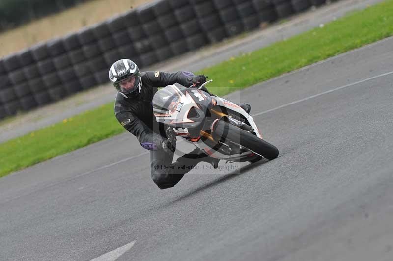 Motorcycle action photographs;cadwell;cadwell park photographs;event digital images;eventdigitalimages;motor racing louth lincolnshire;no limits trackdays;peter wileman photography;trackday;trackday digital images;trackday photos