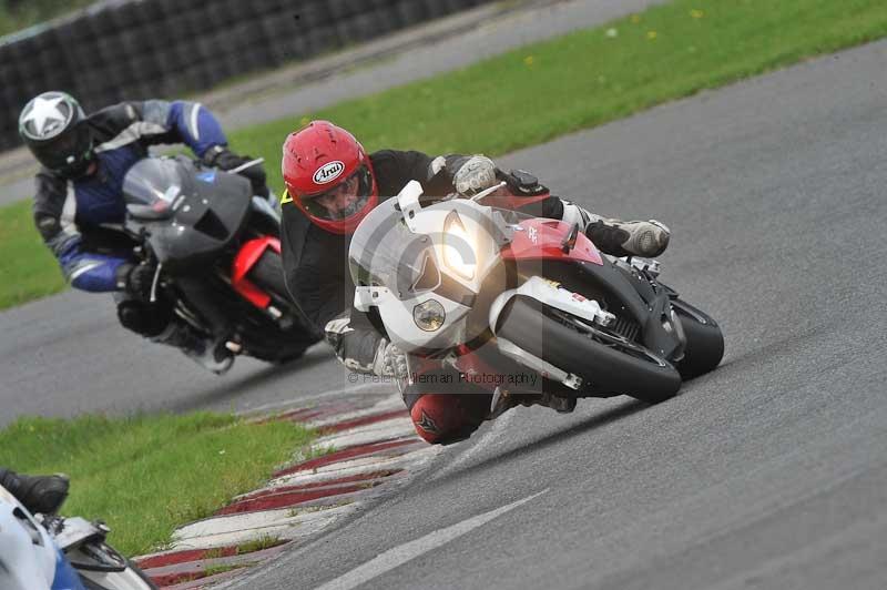 Motorcycle action photographs;cadwell;cadwell park photographs;event digital images;eventdigitalimages;motor racing louth lincolnshire;no limits trackdays;peter wileman photography;trackday;trackday digital images;trackday photos