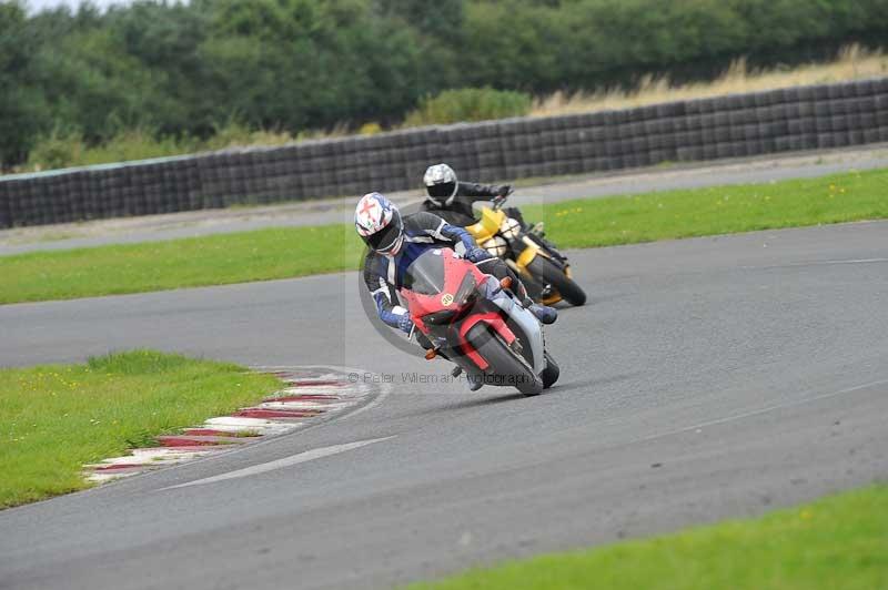 Motorcycle action photographs;cadwell;cadwell park photographs;event digital images;eventdigitalimages;motor racing louth lincolnshire;no limits trackdays;peter wileman photography;trackday;trackday digital images;trackday photos