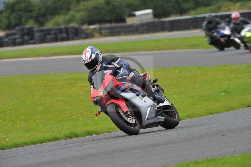Motorcycle action photographs;cadwell;cadwell park photographs;event digital images;eventdigitalimages;motor racing louth lincolnshire;no limits trackdays;peter wileman photography;trackday;trackday digital images;trackday photos