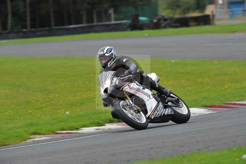 Motorcycle action photographs;cadwell;cadwell park photographs;event digital images;eventdigitalimages;motor racing louth lincolnshire;no limits trackdays;peter wileman photography;trackday;trackday digital images;trackday photos