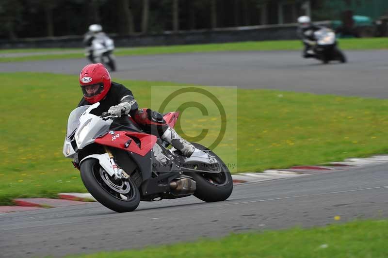 Motorcycle action photographs;cadwell;cadwell park photographs;event digital images;eventdigitalimages;motor racing louth lincolnshire;no limits trackdays;peter wileman photography;trackday;trackday digital images;trackday photos