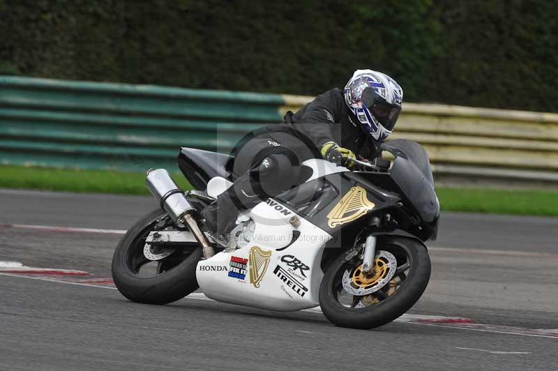 Motorcycle action photographs;cadwell;cadwell park photographs;event digital images;eventdigitalimages;motor racing louth lincolnshire;no limits trackdays;peter wileman photography;trackday;trackday digital images;trackday photos