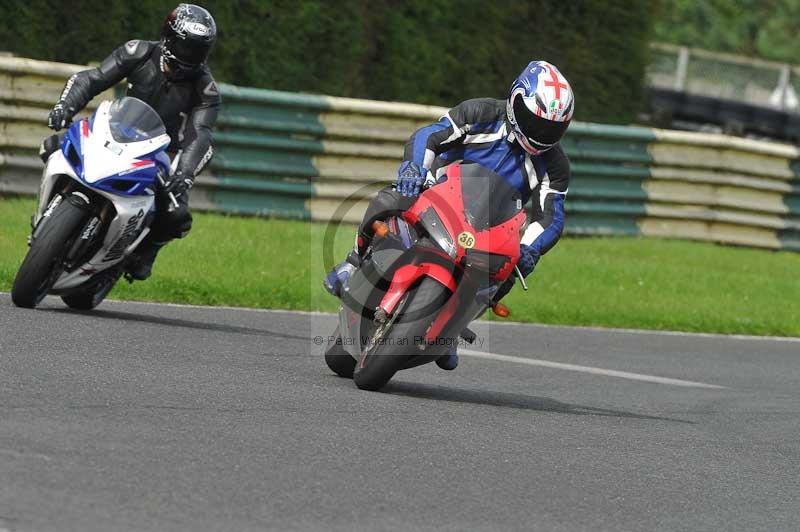 Motorcycle action photographs;cadwell;cadwell park photographs;event digital images;eventdigitalimages;motor racing louth lincolnshire;no limits trackdays;peter wileman photography;trackday;trackday digital images;trackday photos