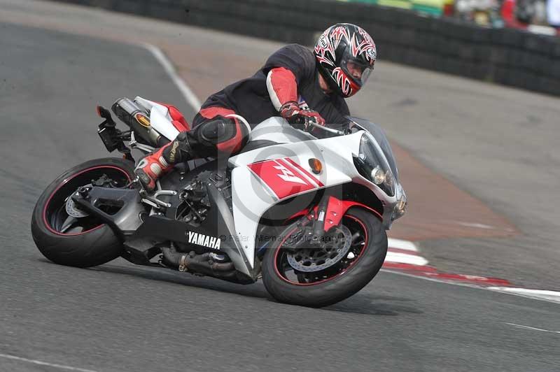 Motorcycle action photographs;cadwell;cadwell park photographs;event digital images;eventdigitalimages;motor racing louth lincolnshire;no limits trackdays;peter wileman photography;trackday;trackday digital images;trackday photos