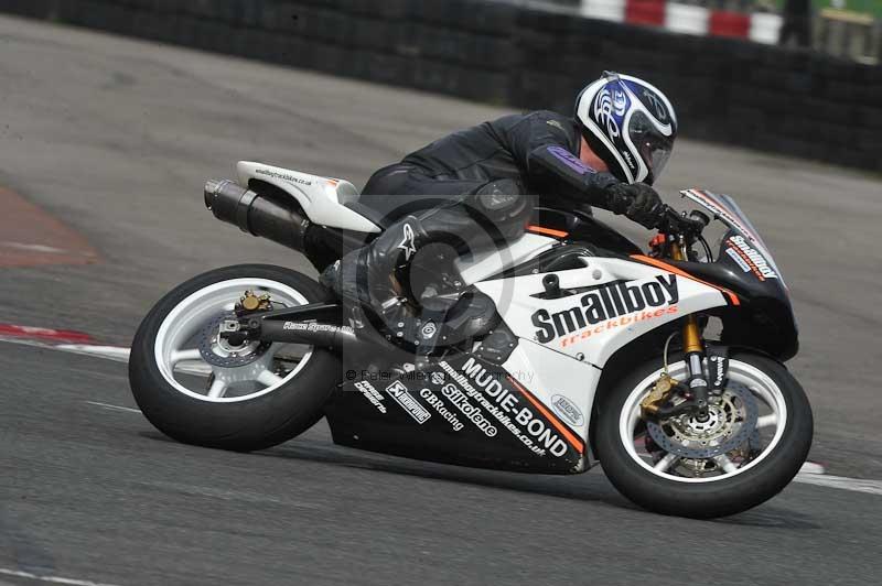 Motorcycle action photographs;cadwell;cadwell park photographs;event digital images;eventdigitalimages;motor racing louth lincolnshire;no limits trackdays;peter wileman photography;trackday;trackday digital images;trackday photos