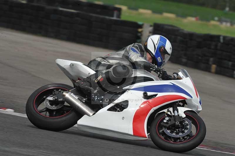 Motorcycle action photographs;cadwell;cadwell park photographs;event digital images;eventdigitalimages;motor racing louth lincolnshire;no limits trackdays;peter wileman photography;trackday;trackday digital images;trackday photos