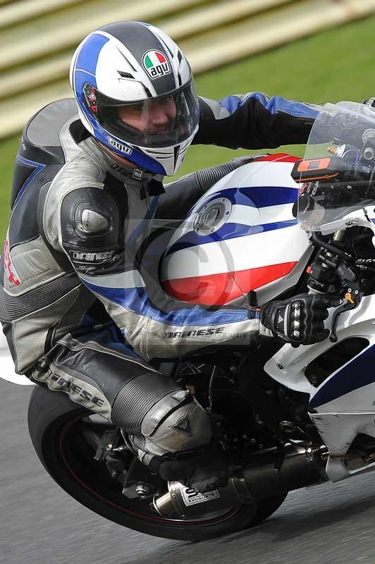 Motorcycle action photographs;cadwell;cadwell park photographs;event digital images;eventdigitalimages;motor racing louth lincolnshire;no limits trackdays;peter wileman photography;trackday;trackday digital images;trackday photos