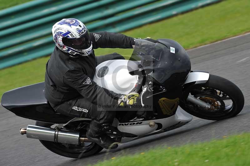 Motorcycle action photographs;cadwell;cadwell park photographs;event digital images;eventdigitalimages;motor racing louth lincolnshire;no limits trackdays;peter wileman photography;trackday;trackday digital images;trackday photos