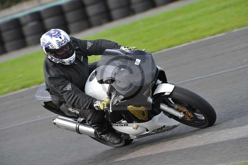 Motorcycle action photographs;cadwell;cadwell park photographs;event digital images;eventdigitalimages;motor racing louth lincolnshire;no limits trackdays;peter wileman photography;trackday;trackday digital images;trackday photos