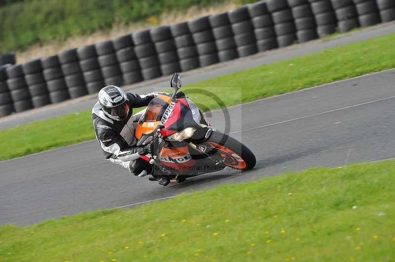 Motorcycle action photographs;cadwell;cadwell park photographs;event digital images;eventdigitalimages;motor racing louth lincolnshire;no limits trackdays;peter wileman photography;trackday;trackday digital images;trackday photos