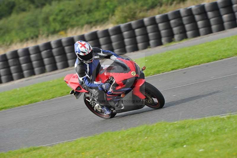 Motorcycle action photographs;cadwell;cadwell park photographs;event digital images;eventdigitalimages;motor racing louth lincolnshire;no limits trackdays;peter wileman photography;trackday;trackday digital images;trackday photos