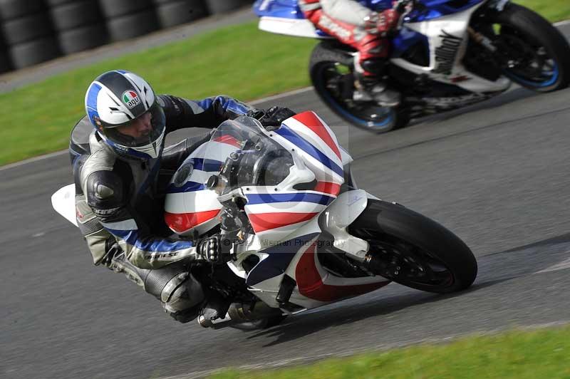 Motorcycle action photographs;cadwell;cadwell park photographs;event digital images;eventdigitalimages;motor racing louth lincolnshire;no limits trackdays;peter wileman photography;trackday;trackday digital images;trackday photos