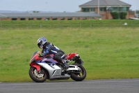 Motorcycle-action-photographs;cadwell;cadwell-park-photographs;event-digital-images;eventdigitalimages;motor-racing-louth-lincolnshire;no-limits-trackdays;peter-wileman-photography;trackday;trackday-digital-images;trackday-photos