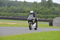 Motorcycle-action-photographs;cadwell;cadwell-park-photographs;event-digital-images;eventdigitalimages;motor-racing-louth-lincolnshire;no-limits-trackdays;peter-wileman-photography;trackday;trackday-digital-images;trackday-photos