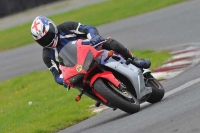 Motorcycle-action-photographs;cadwell;cadwell-park-photographs;event-digital-images;eventdigitalimages;motor-racing-louth-lincolnshire;no-limits-trackdays;peter-wileman-photography;trackday;trackday-digital-images;trackday-photos