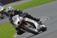 Motorcycle-action-photographs;cadwell;cadwell-park-photographs;event-digital-images;eventdigitalimages;motor-racing-louth-lincolnshire;no-limits-trackdays;peter-wileman-photography;trackday;trackday-digital-images;trackday-photos