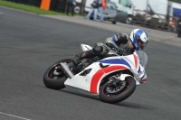 Motorcycle-action-photographs;cadwell;cadwell-park-photographs;event-digital-images;eventdigitalimages;motor-racing-louth-lincolnshire;no-limits-trackdays;peter-wileman-photography;trackday;trackday-digital-images;trackday-photos