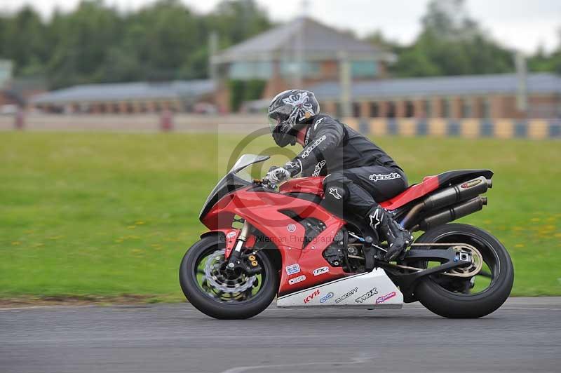 Motorcycle action photographs;cadwell;cadwell park photographs;event digital images;eventdigitalimages;motor racing louth lincolnshire;no limits trackdays;peter wileman photography;trackday;trackday digital images;trackday photos