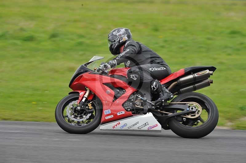 Motorcycle action photographs;cadwell;cadwell park photographs;event digital images;eventdigitalimages;motor racing louth lincolnshire;no limits trackdays;peter wileman photography;trackday;trackday digital images;trackday photos