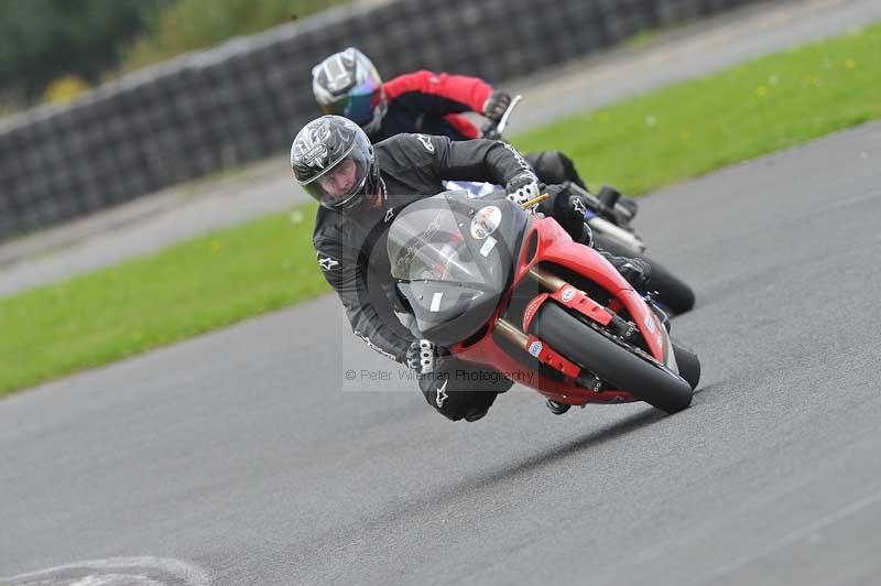 Motorcycle action photographs;cadwell;cadwell park photographs;event digital images;eventdigitalimages;motor racing louth lincolnshire;no limits trackdays;peter wileman photography;trackday;trackday digital images;trackday photos