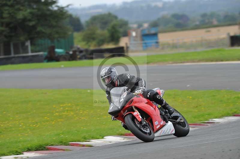 Motorcycle action photographs;cadwell;cadwell park photographs;event digital images;eventdigitalimages;motor racing louth lincolnshire;no limits trackdays;peter wileman photography;trackday;trackday digital images;trackday photos