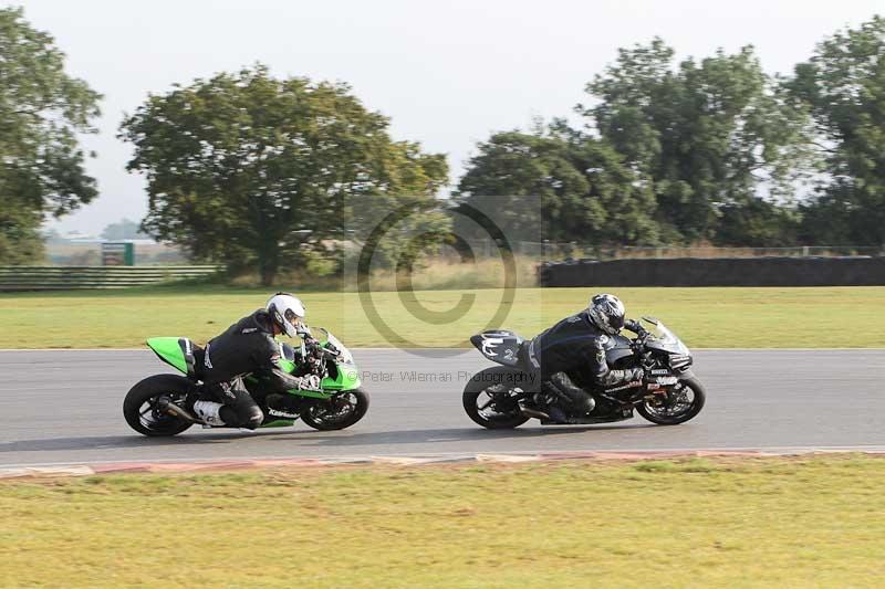 Motorcycle action photographs;Trackday digital images;event digital images;eventdigitalimages;no limits trackday;peter wileman photography;snetterton;snetterton circuit norfolk;snetterton photographs;trackday;trackday photos