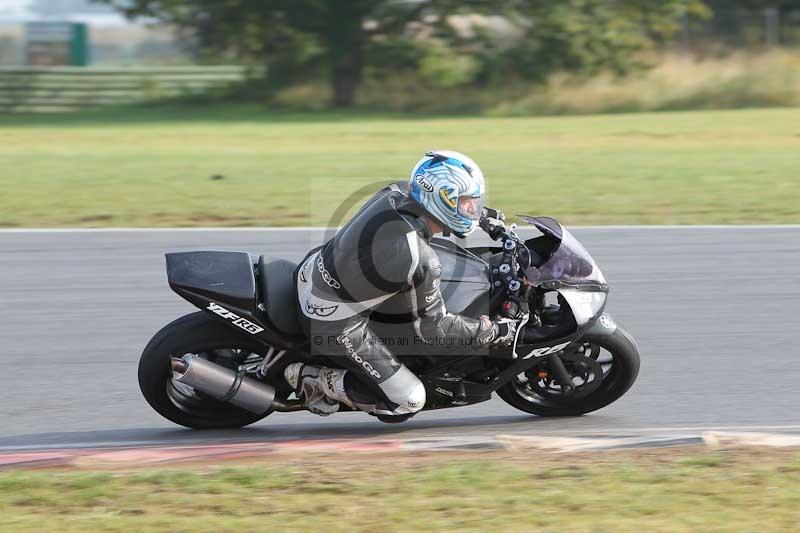 Motorcycle action photographs;Trackday digital images;event digital images;eventdigitalimages;no limits trackday;peter wileman photography;snetterton;snetterton circuit norfolk;snetterton photographs;trackday;trackday photos