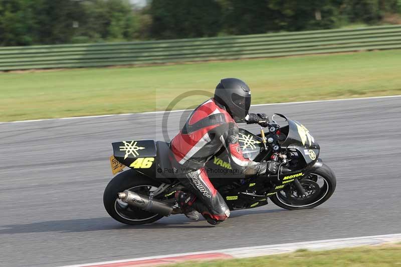 Motorcycle action photographs;Trackday digital images;event digital images;eventdigitalimages;no limits trackday;peter wileman photography;snetterton;snetterton circuit norfolk;snetterton photographs;trackday;trackday photos