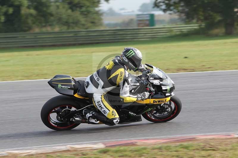 Motorcycle action photographs;Trackday digital images;event digital images;eventdigitalimages;no limits trackday;peter wileman photography;snetterton;snetterton circuit norfolk;snetterton photographs;trackday;trackday photos