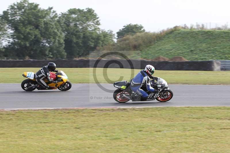Motorcycle action photographs;Trackday digital images;event digital images;eventdigitalimages;no limits trackday;peter wileman photography;snetterton;snetterton circuit norfolk;snetterton photographs;trackday;trackday photos