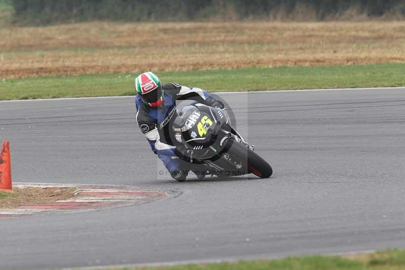 Motorcycle action photographs;Trackday digital images;event digital images;eventdigitalimages;no limits trackday;peter wileman photography;snetterton;snetterton circuit norfolk;snetterton photographs;trackday;trackday photos