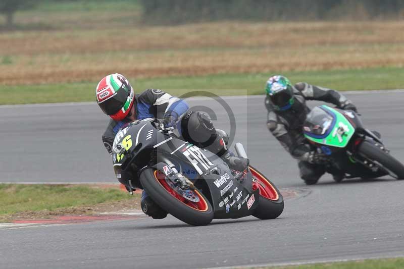 Motorcycle action photographs;Trackday digital images;event digital images;eventdigitalimages;no limits trackday;peter wileman photography;snetterton;snetterton circuit norfolk;snetterton photographs;trackday;trackday photos