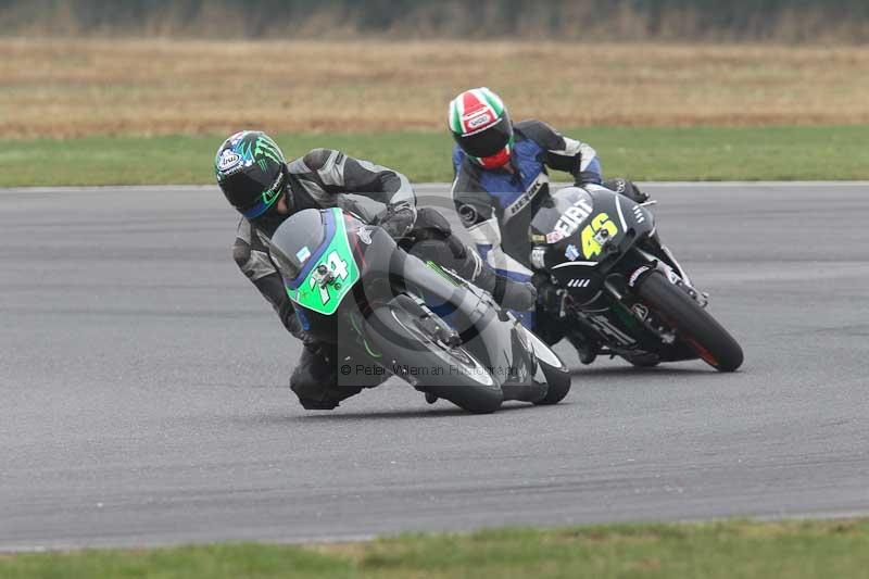 Motorcycle action photographs;Trackday digital images;event digital images;eventdigitalimages;no limits trackday;peter wileman photography;snetterton;snetterton circuit norfolk;snetterton photographs;trackday;trackday photos
