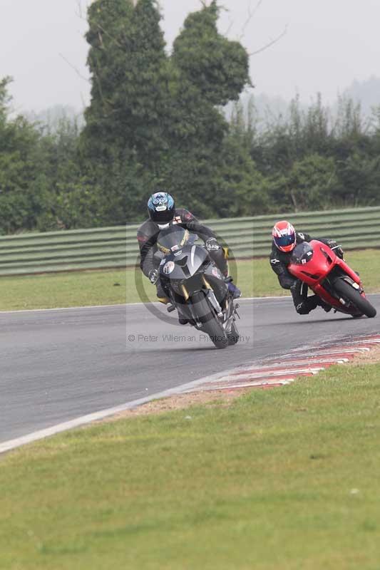 Motorcycle action photographs;Trackday digital images;event digital images;eventdigitalimages;no limits trackday;peter wileman photography;snetterton;snetterton circuit norfolk;snetterton photographs;trackday;trackday photos