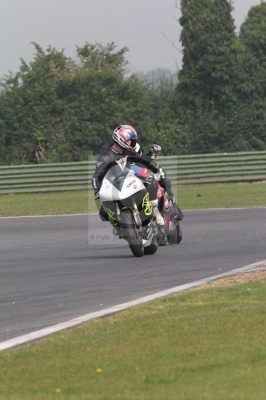 Motorcycle action photographs;Trackday digital images;event digital images;eventdigitalimages;no limits trackday;peter wileman photography;snetterton;snetterton circuit norfolk;snetterton photographs;trackday;trackday photos