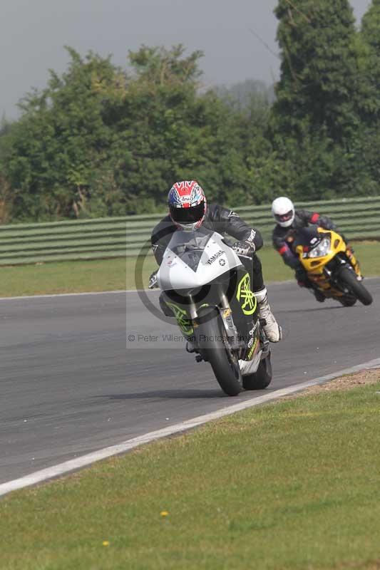 Motorcycle action photographs;Trackday digital images;event digital images;eventdigitalimages;no limits trackday;peter wileman photography;snetterton;snetterton circuit norfolk;snetterton photographs;trackday;trackday photos